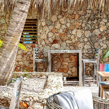 Отель The Hut Bonaire Кралендейк Экстерьер фото